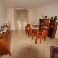 Salotto completo in legno massiccio