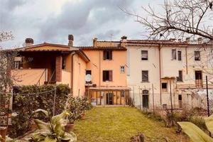Casa indipendente di 170 m² con 5 locali e box aut