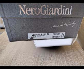 Stivaletti traforati Nero Giardini in pelle 