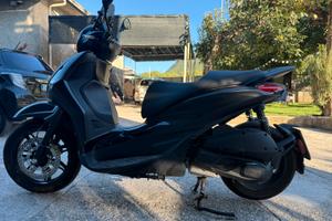 Beverly 300 sport opaco/lucido 2023