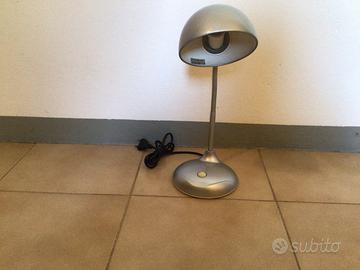 Lampada argento collo flessibile