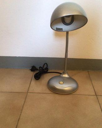 Lampada argento collo flessibile