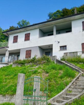 CASA CON DUE ABITAZIONI BICAMERE: un sogno pano...