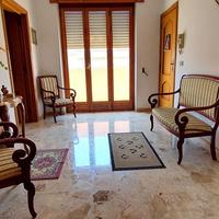 Abitazione piano 1° abitabile ed indipend. con box