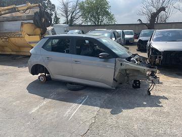 Skoda Fabia 2018 1600 tdi ricambi disponibili