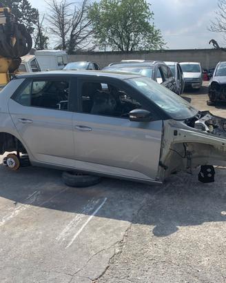 Skoda Fabia 2018 1600 tdi ricambi disponibili