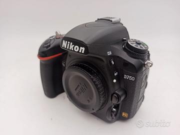 NIKON D750