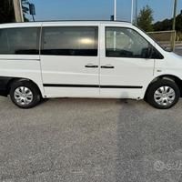Mercedes vito 110cdi 9 posti pedana invalidi rett