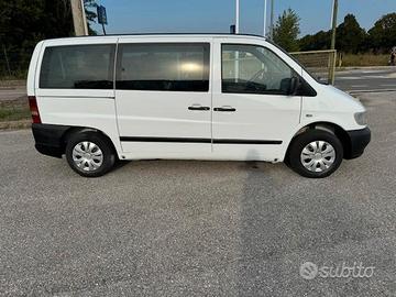 Mercedes vito 110cdi 9 posti pedana invalidi rett