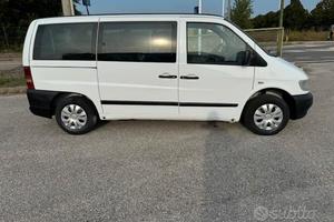 Mercedes vito 110cdi 9 posti pedana invalidi rett