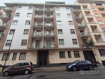 Ampio trilocale piano rialzato quartiere Crocetta