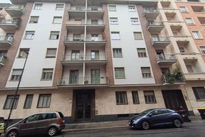 Ampio trilocale piano rialzato quartiere Crocetta