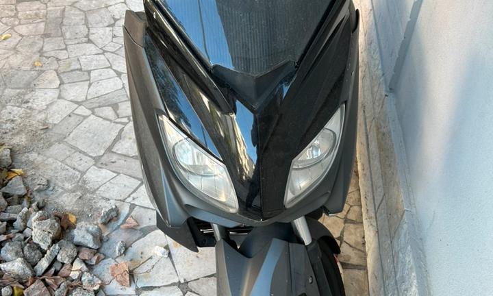Scooter XMax 125 Incidentato