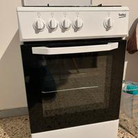 Cucina a gas Beko 4 fuochi e forno a gas