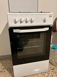 Cucina a gas Beko 4 fuochi e forno a gas