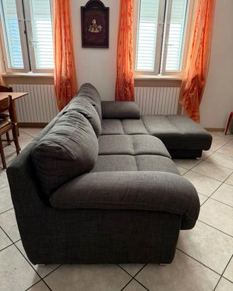 Divano angolare grande in tessuto grigio