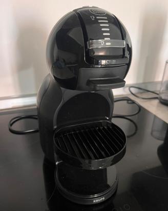 Macchina del caffe dolce gusto