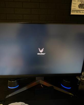 LG UltraGear 32GR93U