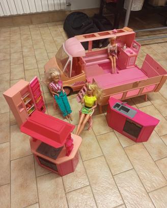 Camper Barbie e 3 Barbie anni '90+ cucina barbie