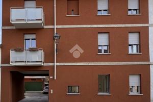 2 LOCALI A LAZZATE