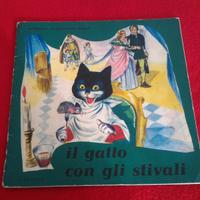 Libro "Il gatto con gli stivali" anni 60