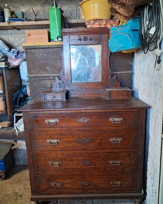 Comò vintage da ristrutturare