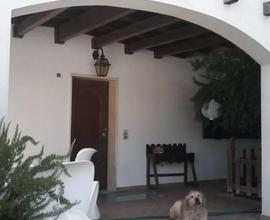 VILLA SU TRE LIVELLI CON GIARDINO IN LOCALITA' LAM