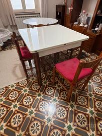 Tavolo in legno per cucina