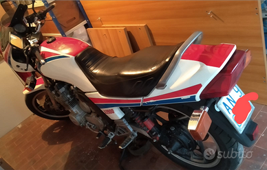 Yamaha 900