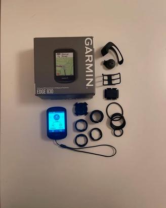 Garmin Edge 830 con accessori e sensori