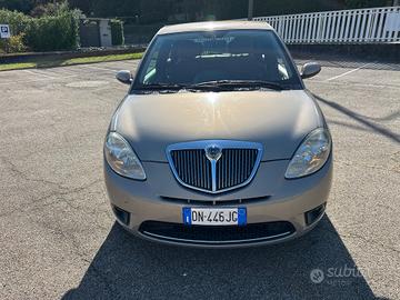 Lancia Ypsilon 1.4 16V Sport MomoDesign