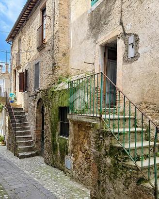 2 LOCALI A TORRI IN SABINA