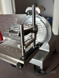 Affettatrice in acciaio lama 26cm