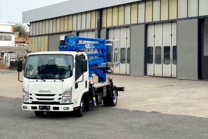 Isuzu M 21 con piattaforma CTE 20 metri