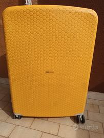 Valigia da stiva carpisa 23 kg con chiusura TSA