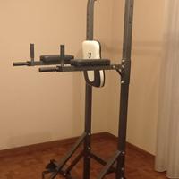 attrezzatura palestra per trazioni e addominali 