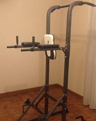 attrezzatura palestra per trazioni e addominali 