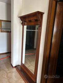 Mobile da ingresso vintage con specchio