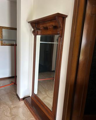 Mobile da ingresso vintage con specchio