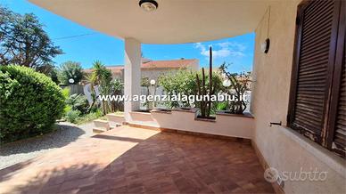 Villa a pochi passi dal mare