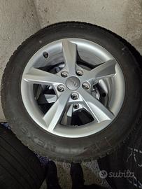  4 cerchi in lega usati peAudi a 3 con gomme neve 