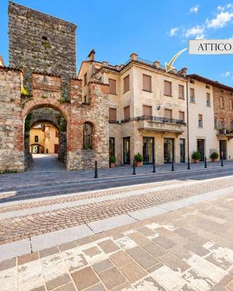 Attico / Mansarda di 81 m² con 2 locali a Coccagli