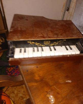 Pianoforte a coda giocattolo 