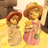 Coppia di Statuine Vintage in Ceramica - Ragazze 