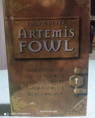Libro "Artemis Fowl" di Eoin Colfer