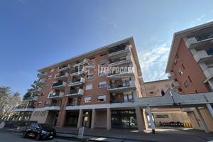 ELEGANTE ATTICO CON TERRAZZO ESCLUSIVO!