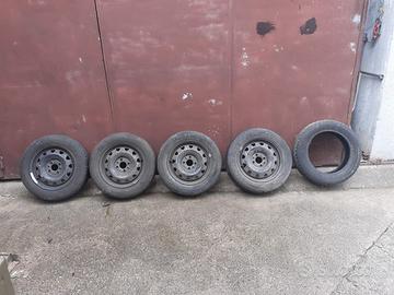 Cerchi e copertoni 165/65 R14 79 T