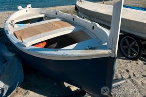 Barca a motore - Gozzo ligure in vetroresina