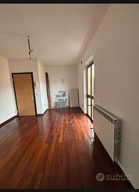 Appartamento luminoso con balcone-