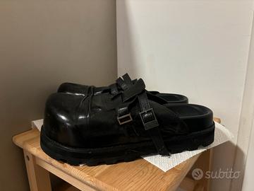 Sandali in pelle con rialzo stile Birkenstock